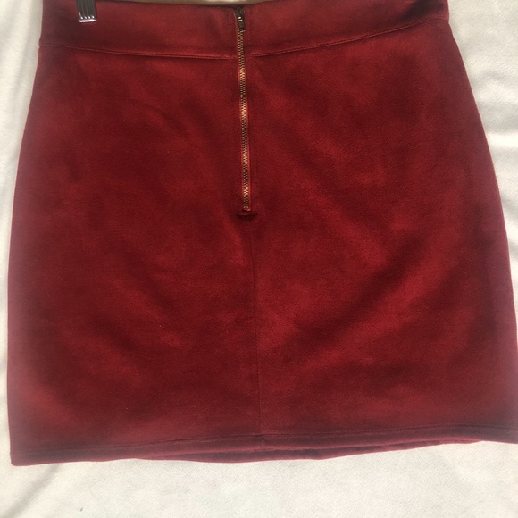 THML embroidered suede mini skirt - Picture 2 of 6